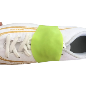 Protège-chaussures de football personnalisables en couleur avec bande élastique pour lacets et accessoires de protection pour crampons - Product Image 3