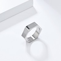 Großhandel Sechseckige Edelstahl-Logo-Siegelringe Silber / Gold / Schwarz Blanko-Ringe mit Individueller Lasergravur