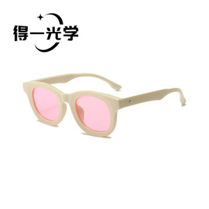 De Yi <b>Optics</b> Oval Frame Sunglasses UV400 PC Women's Fashion Sun Protection Glasses - Product Image 3