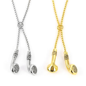 Kopfhörer-förmige Halskette aus Titanstahl-Legierung, einzeln verpackt, Instagram-Nischen-Stil, Disco-Hip-Hop-Mode - Product Image 4