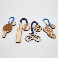 Breloques de sac personnalisées sur le thème du sport, porte-clés en bois mignons, porte-clés en bois personnalisé pour la course, le cricket, le cyclisme, le tennis de table