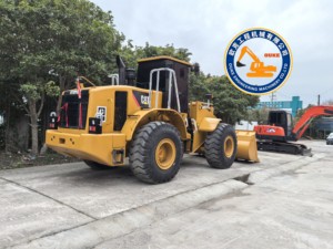 Cargadora de Ruedas Pesada Caterpillar Fabricada en Japón, Certificada por CE e ISO, Modelo 2016, 70KW, Carga Nominal de 5 Toneladas - Product Image 3