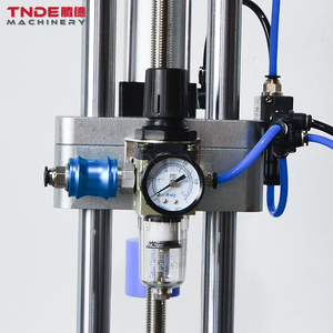 Machine pneumatique semi-automatique de cachetage de bouchon de bouteille de parfum Machine de pressage de bouchon intérieur et de bouteille d'huile essentielle - Product Image 3