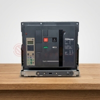 Disjoncteur d'air série Masterpact 3200A 3 pôles type fixe 65kA capacité de coupure 690V neuf NW32H1 48082