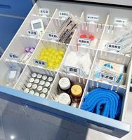 Séparateurs et diviseurs de tiroirs modulaires en plastique réglables pour hôpitaux, cliniques, bureaux, cuisines et salles de bain - Rangement de vaisselle