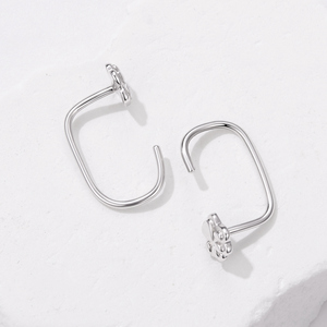 Pendientes de Aro con Flores Plateadas, Joyería de Aleación para Mujer, Estilo Moderno, Regalo - Product Image 2