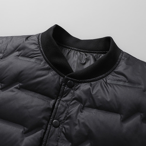 Chaqueta de Montañismo Impermeable y Cortavientos con Capucha Plana y Cierre de Cremallera, Diseño Moderno y Sensible a la Presión, Nueva Colección 2025 - Product Image 4