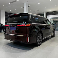 Fourgonnette électrique de luxe 7 places de marque Mpv, autonomie 700 km, avec sièges zéro-gravité et grand coffre pour les voyages en famille
