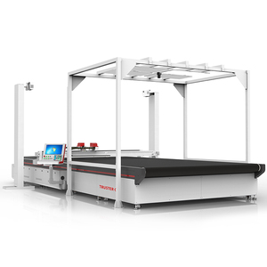 Machine de découpe multi-têtes à couteaux oscillants pour cuir et sellerie automobile - Product Image 4