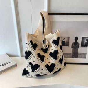 Bolso Tote de Ganchillo 2024, Bolso de Hombro con Lindo Patrón de Corazón, Bolso Tejido a Mano - Product Image 1