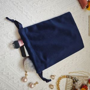 Hot Sale Dark Blue Velvet Gift Pouch Jewelry Bag With Custom Logo Necklace Ring <b>Bracelet</b> Jewelry Bag for Necklace - Product Image 1