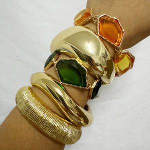 Kaimei 2025 Fashion perhiasan wanita Chunky geometris tidak beraturan hijau gelang batu permata Minimal Chubby gelang Metal - Product Image 1