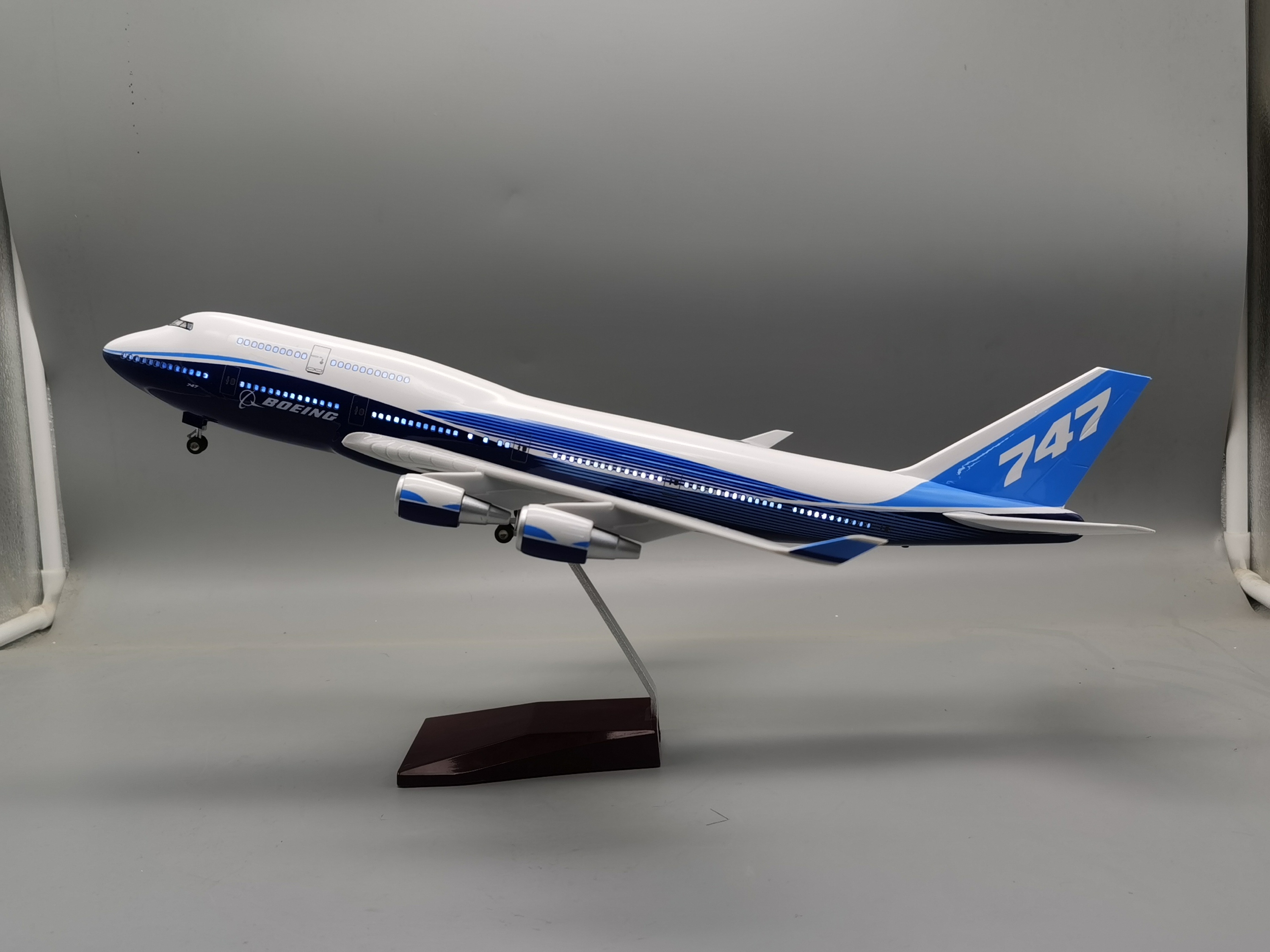 B747 ต้นแบบ