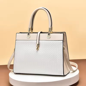 Bolsos Tote de Gran Capacidad para Mujer, Diseño Moderno y Lujoso, Duraderos, Impermeables, de Cuero PU, para Viajes al Aire Libre - Product Image 3