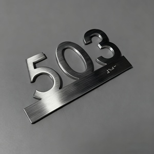 Nhà Máy Tùy Chỉnh 304 Thé<span class=keywords><strong>p</strong></span> Không Gỉ Phòng Số Chải Bề Mặt Với Chữ Nổi Bảng Chữ Cái Văn Phòng Phòng Đăng Ký Thương Mại Nhà Số - Product Image 5