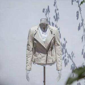 Chaqueta de Motociclista de Cuero Personalizada para <span class=keywords><strong>Mujer</strong></span> |   Fabricante de <span class=keywords><strong>Chaquetas</strong></span> de Motociclista de Diseño de Moda, Prendas Exteriores Casuales Modernas y Detalladas, OEM - Product Image 1