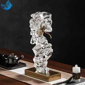Escultura Moderna de Libélula en Resina Transparente, Figura Decorativa Pintada a Mano para el Hogar - Product Image 4