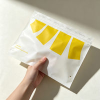 Sac d'emballage personnalisé avec logo, en CPE mat, à fermeture éclair, pour veste, pull, sweat à capuche, vêtements chauds