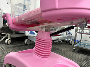 SBCT10 سرير الطفل الطبي للمستشفى ارتفاع قابل للتعديل سرير الطفل حديث الولادة الوردي سرير الطفل الرضيع للعيادة - Product Image 5