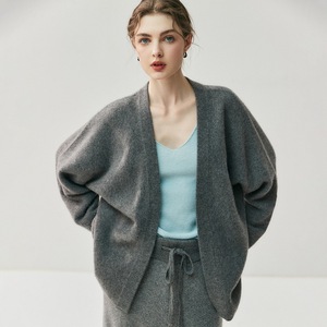 Cardigan da <span class=keywords><strong>donna</strong></span> di lusso realizzato in Cashmere all'ingrosso Cardigan in <span class=keywords><strong>lana</strong></span> Cashmere taglia unica scialle Casual da <span class=keywords><strong>donna</strong></span> <span class=keywords><strong>maglieria</strong></span> sbottonata - Product Image 5
