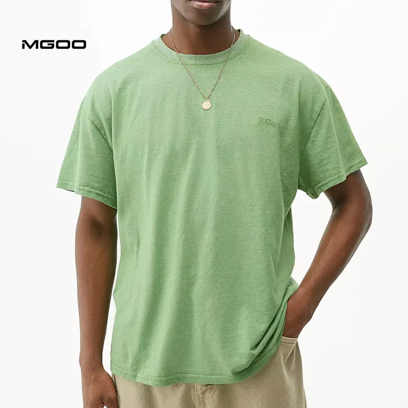 MGOO मानक फिट पुरुषों लघु आस्तीन हरे रंग कपास मध्य वजन कस्टम छाती कढ़ाई लोगो Tshirts