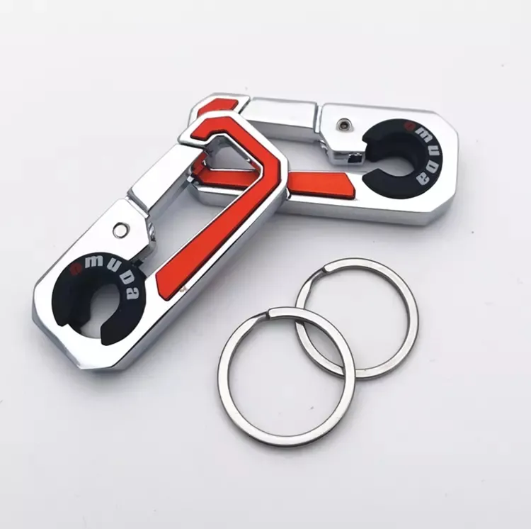 Original Factory Aeeking Agent Hot Sell Attractive Men Car keychains Manufacture