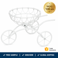 Support de Jardinière Extérieur Écologique et Durable en Fer, Style Chariot, avec Roues, Panier et Cadre Courbé – Décoration de Jardin
