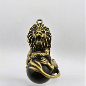 Antika pirinç aslan kolye anahtarlık Metal el sanatları ev dekorasyon için aslan tema hayvan döküm tasarım - Product Image 2