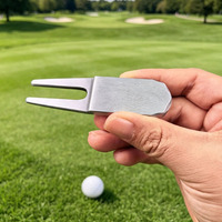 JY Produit phare : Repasseur de divots de golf portable de 75 mm, design martelé forgé à la main, avec marqueur de balle, pour usage extérieur