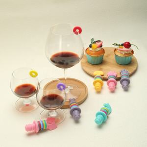 <span class=keywords><strong>Bouchon</strong></span> de conservation du <span class=keywords><strong>vin</strong></span> <span class=keywords><strong>en</strong></span> silicone Événement de dégustation de <span class=keywords><strong>vin</strong></span> <span class=keywords><strong>Bouchon</strong></span> de bouteille Identificateur de <span class=keywords><strong>verre</strong></span> à <span class=keywords><strong>vin</strong></span> <span class=keywords><strong>en</strong></span> silicone Résistant aux odeurs - Product Image 3