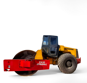 Rouleau compresseur à pneus monocylindre Dynapac CA301D 30d cc422 522 1000 d'occasion avec moteur 75KW et pompe inclus, modèle 2018, bon état, en stock - Product Image 1