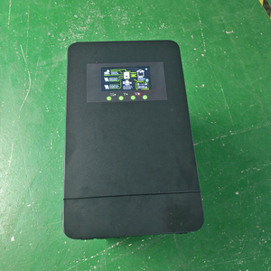 Estación de Energía Híbrida Todo en Uno de 6kW 12kWh para Almacenamiento de Energía y Respaldo en el Hogar - Product Image 1