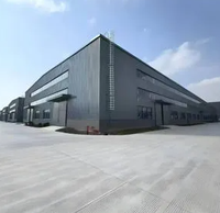 Maison modulaire préfabriquée à aménagement spacieux, structure en acier léger avec plan de sol ouvert pour les familles
