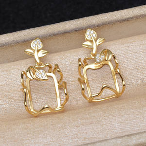 ชุดอุปกรณ์ทำเครื่องประดับเงินแท้ S925 รูปทรงสี่เหลี่ยมจัตุรัส ลายกุหลาบ แบบบาโรก พร้อมถาดไข่มุกทรง 12*16 มม. 6095 อุปกรณ์และชิ้นส่วนสำหรับทำเครื่องประดับ - Product Image 3