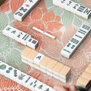 Tapis <span class=keywords><strong>de</strong></span> jeu <span class=keywords><strong>de</strong></span> mahjong et <span class=keywords><strong>de</strong></span> <span class=keywords><strong>société</strong></span> moderne à thème fleur <span class=keywords><strong>de</strong></span> pêcher élégant, qualité supérieure, design unique, cadeau pour les passionnés <span class=keywords><strong>de</strong></span> <span class=keywords><strong>jeux</strong></span> - Product Image 4