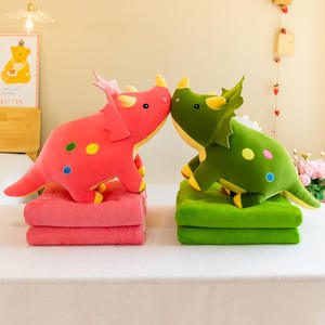 <span class=keywords><strong>Coussin</strong></span> de couverture double usage en peluche super douce, couverture de sieste pour enfants, climatiseur de voiture, oreiller de dessin animé tricératops pour le commerce extérieur - Product Image 3