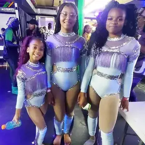 定制让年轻女孩比赛舞蹈穿啦啦队服装表演