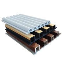 Revestimiento de Pared Exterior de PVC Gris WPC, Estilo Nórdico Moderno, Tablero Decorativo Resistente para Uso en Interiores