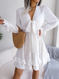 Mousseline de soie à manches longues robe d'été pour les filles <span class=keywords><strong>elle</strong></span> en robes Sexy à lacets nœud col en v volants Mini tenue décontractée - Product Image 3