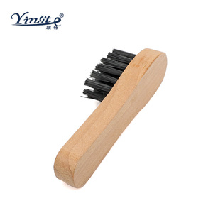 Cepillo para zapatos de madera maciza Yinste con cerdas de nailon para una limpieza suave de calzado, uso doméstico. - Product Image 1