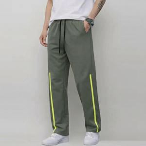 Pantalon de survêtement et jogging en velours côtelé mi-lourd vert olive premium pour homme avec rayures néon et cordon de serrage athlétique - Product Image 1