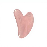 Outil Gua Sha en résine en forme de cœur pour le visage et le corps, masseur facial ergonomique pour réduire les gonflements, raffermir la peau et lutter contre le vieillissement