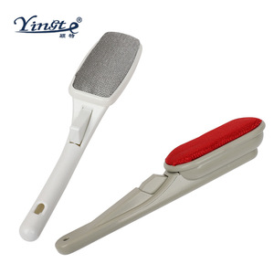Cepillo para ropa Yinste con terciopelo plástico reutilizable para limpieza de prendas, cuidado de abrigos y sombreros - Product Image 1