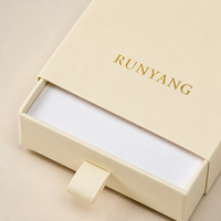 Ensemble d'emballage de bijoux blanc crème personnalisé avec boîte cadeau, pochette en microfibre et carte de présentation de collier pour les marques de bijoux