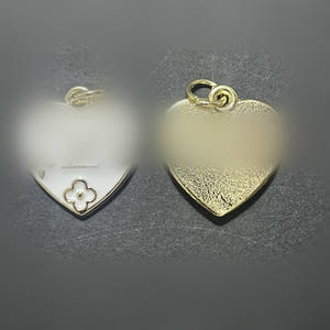 Perhiasan Liontin Mewah Gaya Wanita Desainer Fashion Logam Berkilau Emas Perak Logo Kustom Pesona Desainer Fashion Berlian - Product Image 6