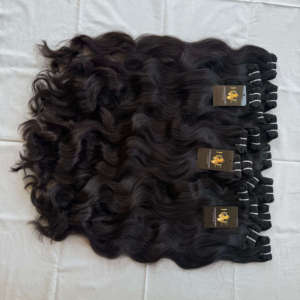 Paquets de cheveux humains naturels Body Wave, vendeur de cheveux bouclés bruts non traités, paquets de cheveux bruts bouclés brésiliens - Product Image 1