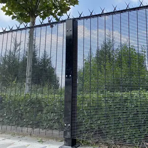 南非高安全性358防攀爬丝网栅栏板1.5米监狱大门，钢聚氯乙烯框架镀锌涂层
