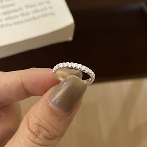 Anillo de Plata de Ley S925 de Alta Gama para Mujer, con Forro de Chocolate, Patrón Vertical en Capas, Estilo Simple, Certificado GRS - Product Image 1