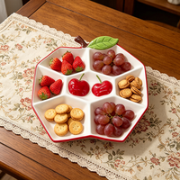 Assiette en céramique à 5 compartiments en forme de pomme, avec logo personnalisé, peinte à la main en relief 3D, motif cerise, pour servir des noix et des collations