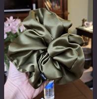 Vente en gros de chouchous pour cheveux pour femmes Aisiyu 100% soie de mûrier, couleur unie, 30 mm, logo personnalisé, écologiques et durables